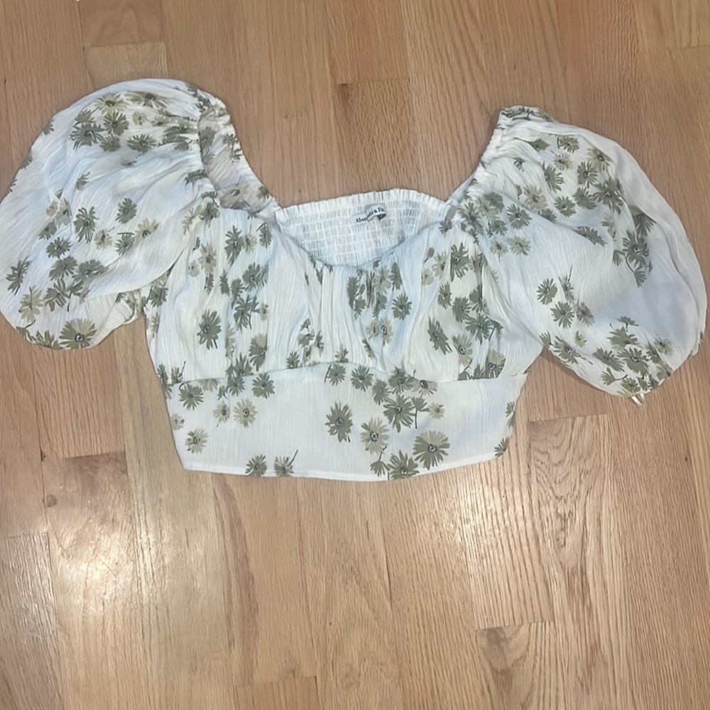 Abercrombie top - Picture 1 of 3